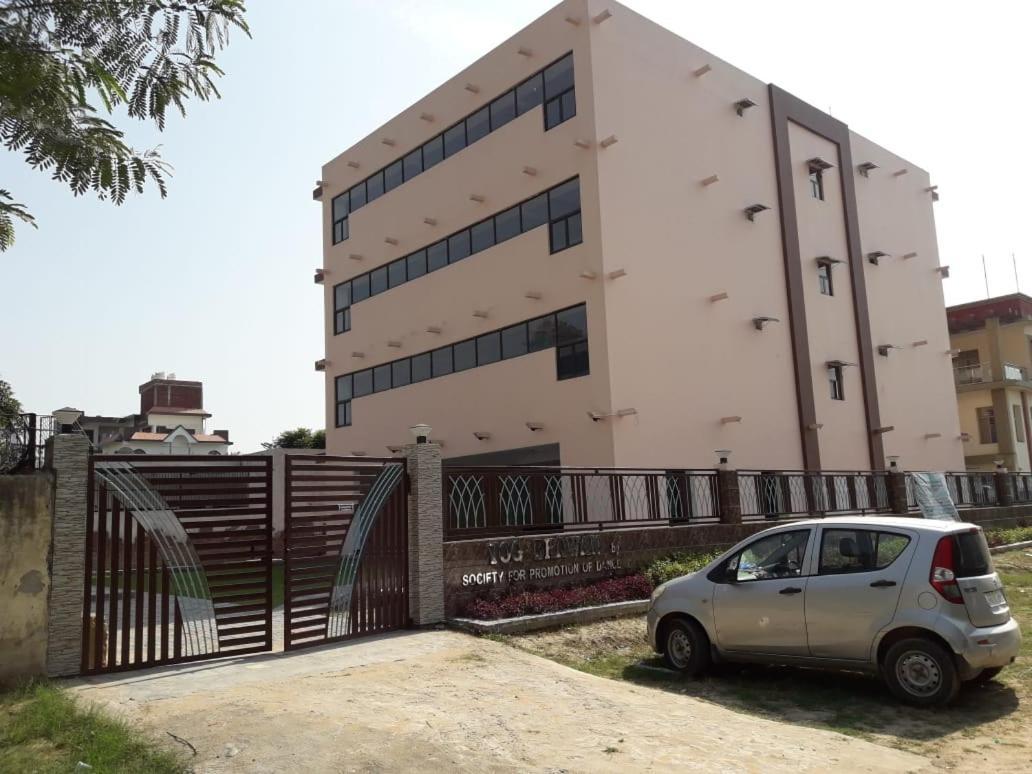 Yog Bhawan Aparthotel Greater Noida Ngoại thất bức ảnh