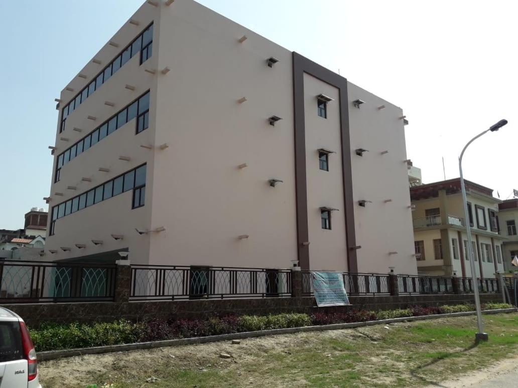 Yog Bhawan Aparthotel Greater Noida Ngoại thất bức ảnh